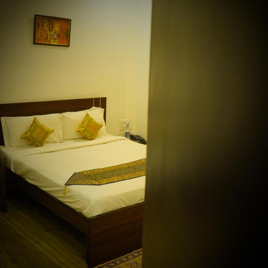 Hotel Dream Villa In Ουνταϊπούρ Εξωτερικό φωτογραφία