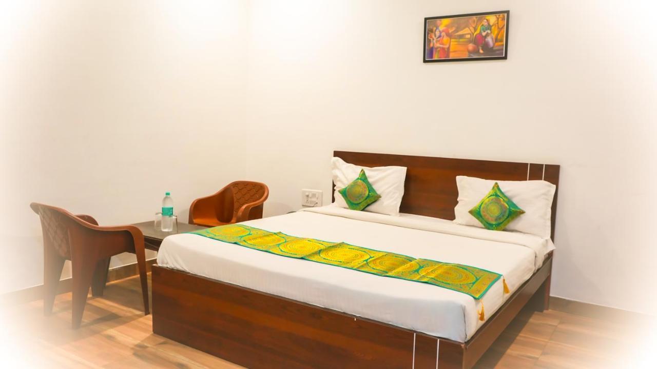 Hotel Dream Villa In Ουνταϊπούρ Εξωτερικό φωτογραφία